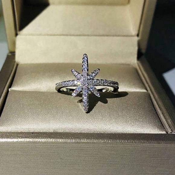 NEW 18K White Gold Diamond Shooting Star Ring - Picture 7 of 7